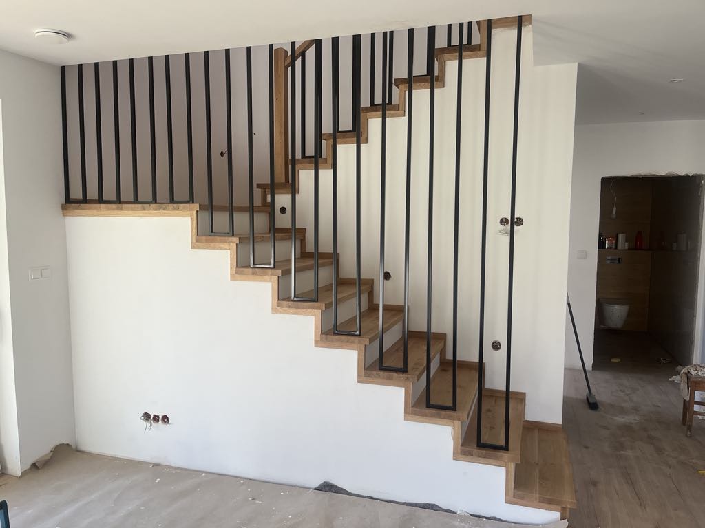 Balustrada metalowa pionowa Harfa 20x20mm - obrazek 5