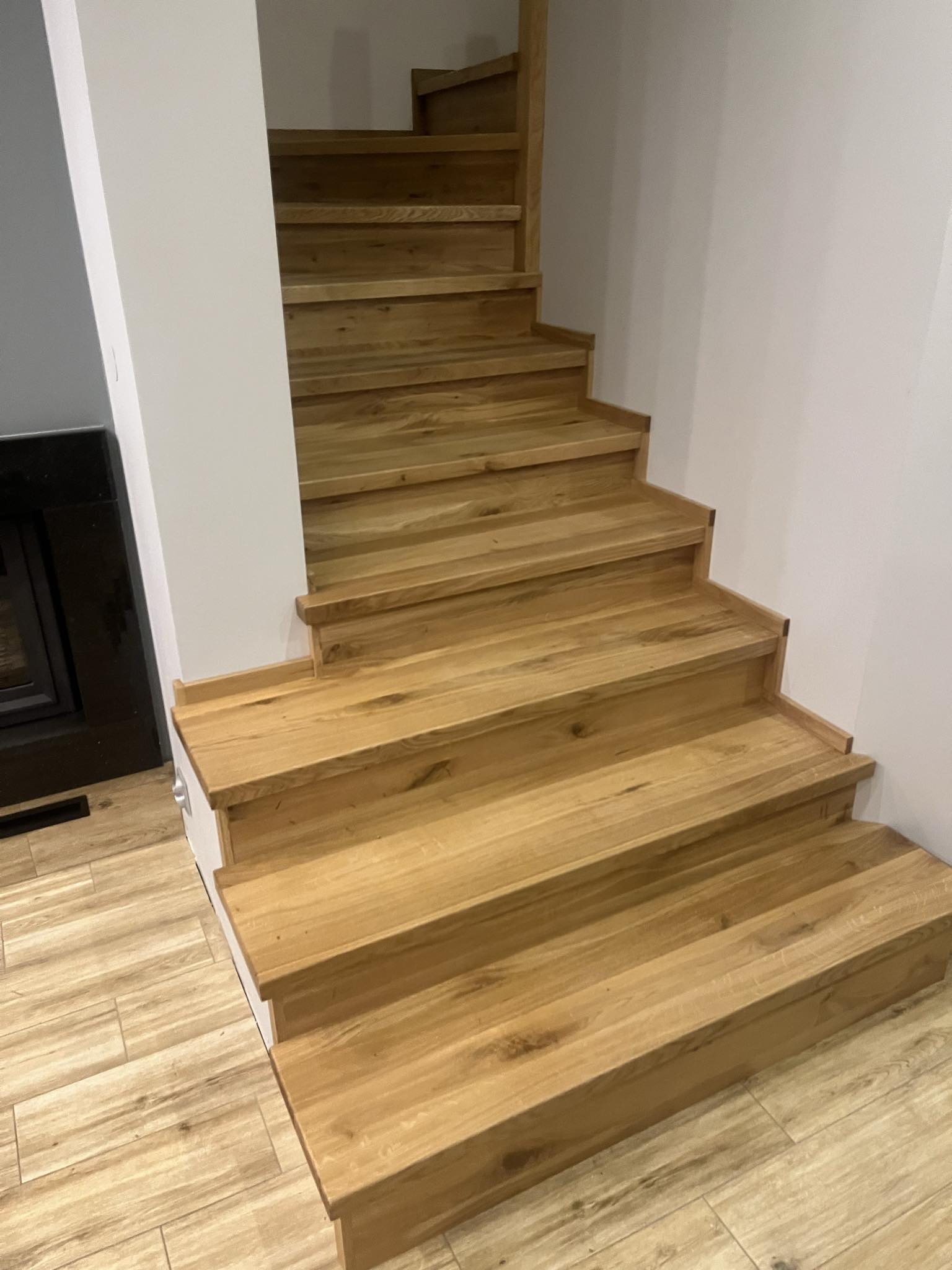 Stopień dębowy lakierowany gotowy do montażu 110x30x4cm - obrazek 4